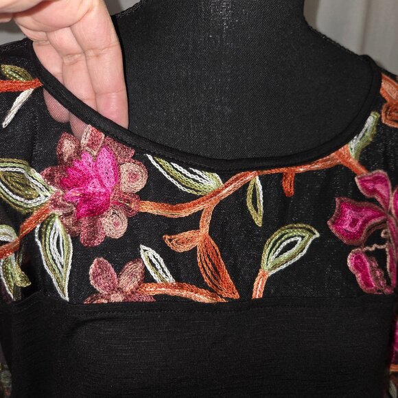 Suzanne Betro - Signature - Embelished Tunic - Picture 2 of 7